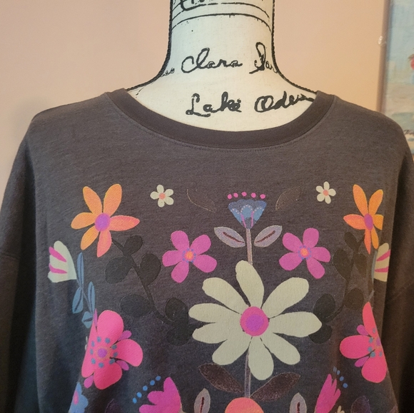 Natural Life Comfy Pocket Boho Sweatshirt - Gray Folk Flower, EUC, 3X - Picture 8 of 13